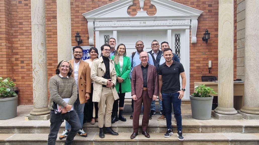 Transición energética - FES+Sintracarbon vor der FES in Kolumbien